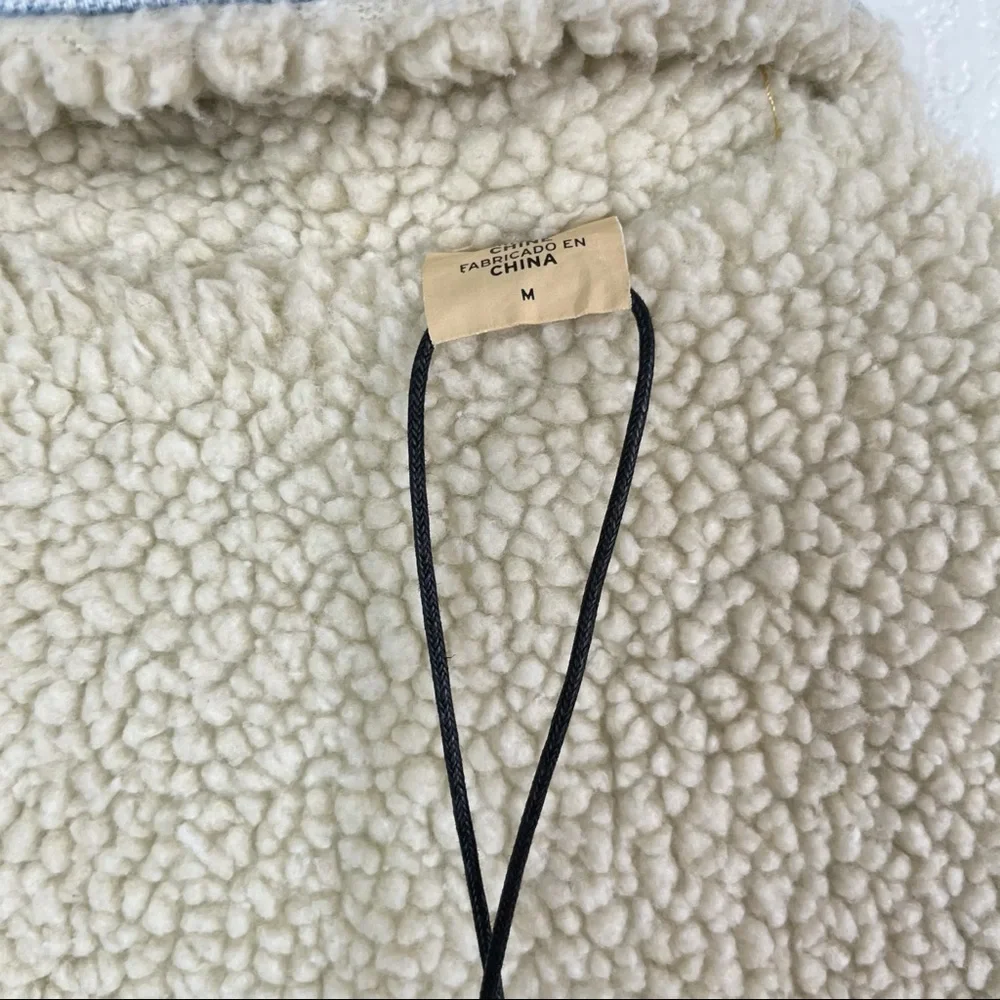 NWT Levi’s Reversible Faux Sherpa Denim Trucker Coat Size Medium - Picture 5 of 12